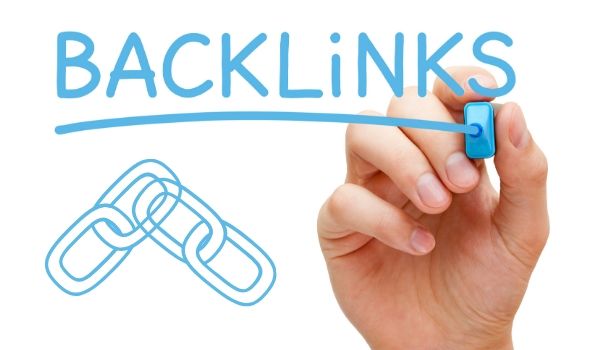 A woman's hand underlining the word "Banklinks"