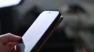 How To Remove Or Replace A Phone's Glass Screen Protector?