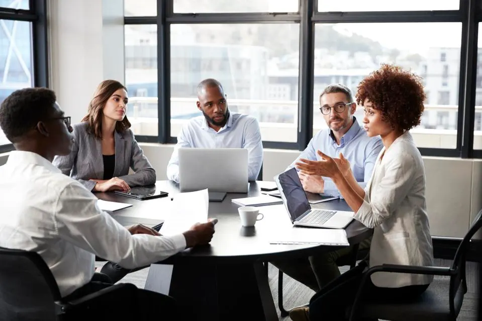 How To Effectively Structure Your IT Team For Success In 9 Steps